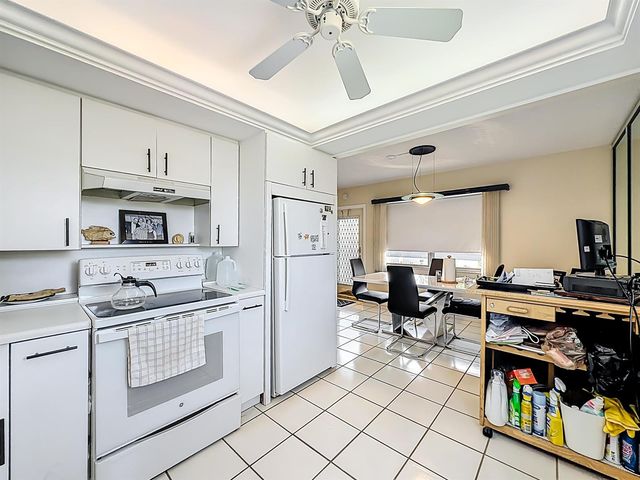 2114 Oakridge V, Deerfield Beach, FL 33442