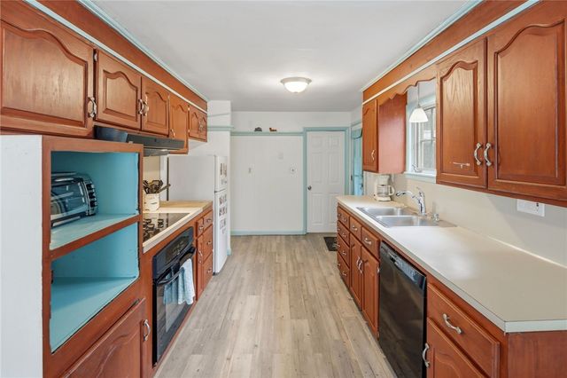 109 Pinecrest Drive, Pawtucket, RI 02861