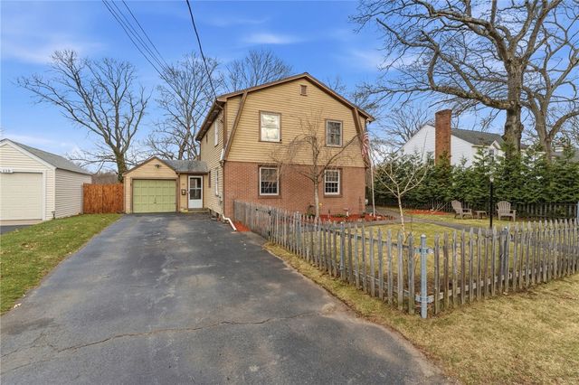 109 Pinecrest Drive, Pawtucket, RI 02861