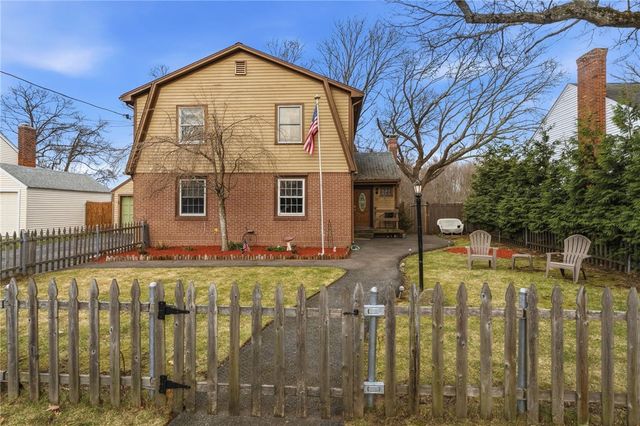 109 Pinecrest Drive, Pawtucket, RI 02861