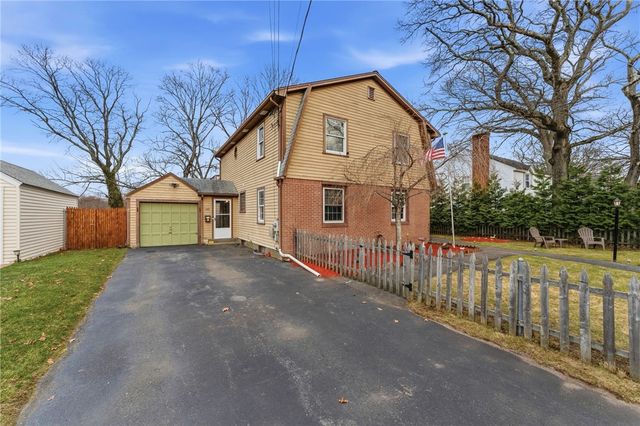 109 Pinecrest Drive, Pawtucket, RI 02861