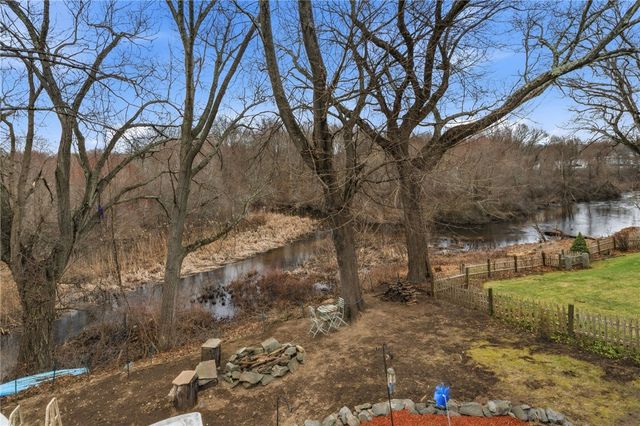 109 Pinecrest Drive, Pawtucket, RI 02861