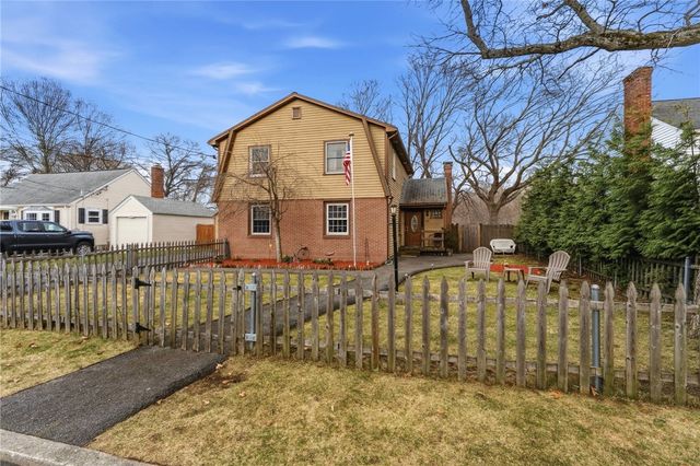 109 Pinecrest Drive, Pawtucket, RI 02861