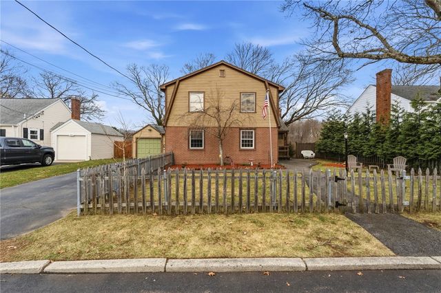 109 Pinecrest Drive, Pawtucket, RI 02861