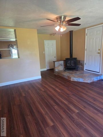 391 6th Street, Idaho Falls, ID 83401