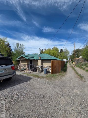 391 6th Street, Idaho Falls, ID 83401