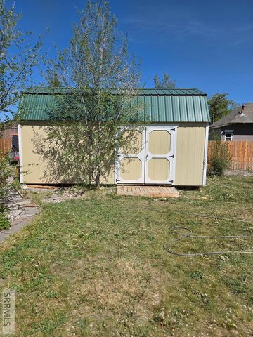 391 6th Street, Idaho Falls, ID 83401