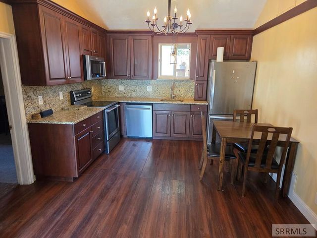 391 6th Street, Idaho Falls, ID 83401