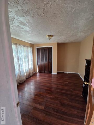 391 6th Street, Idaho Falls, ID 83401