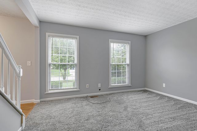 2100 Dunkeld Drive, Grove City, OH 43123