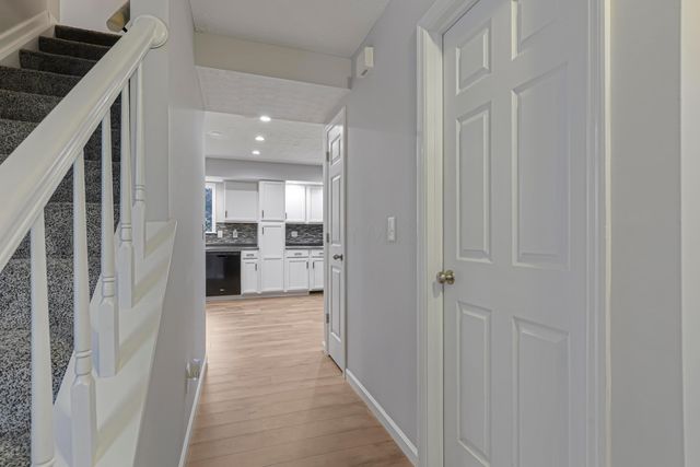 2100 Dunkeld Drive, Grove City, OH 43123