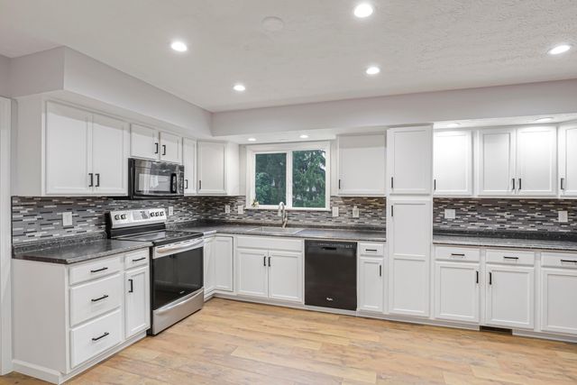 2100 Dunkeld Drive, Grove City, OH 43123