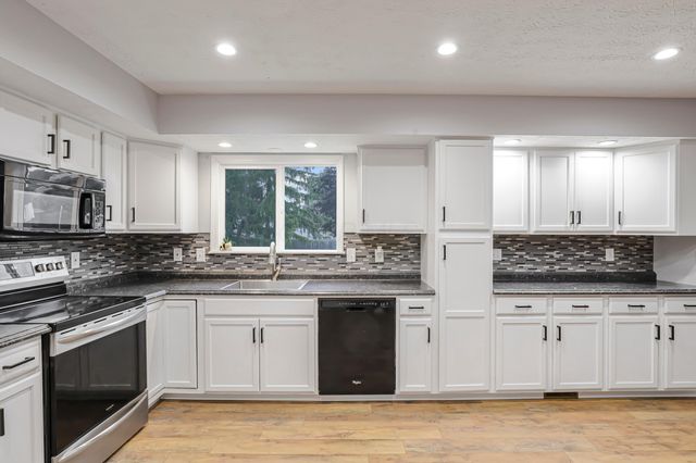 2100 Dunkeld Drive, Grove City, OH 43123