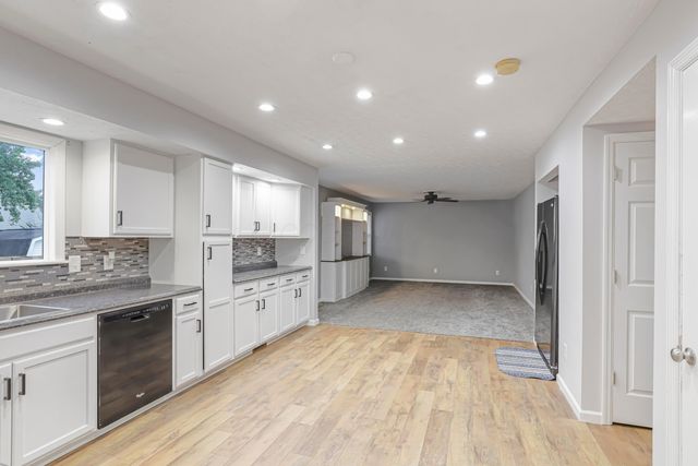 2100 Dunkeld Drive, Grove City, OH 43123