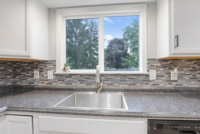 2100 Dunkeld Drive, Grove City, OH 43123