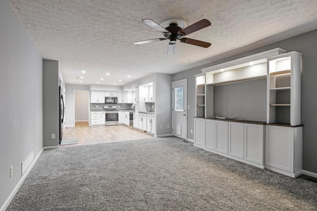 2100 Dunkeld Drive, Grove City, OH 43123