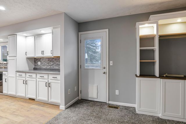 2100 Dunkeld Drive, Grove City, OH 43123