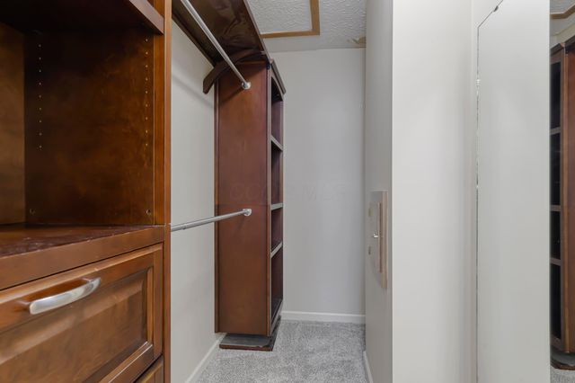 2100 Dunkeld Drive, Grove City, OH 43123
