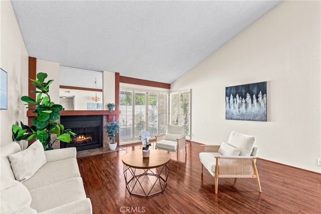 1986 W Bayshore, Anaheim, CA 92801
