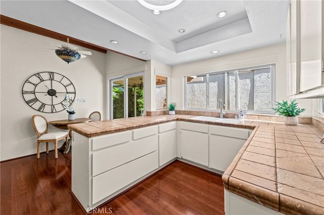 1986 W Bayshore, Anaheim, CA 92801