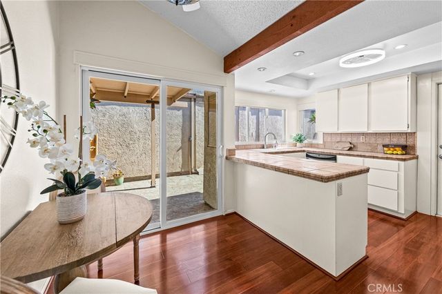 1986 W Bayshore, Anaheim, CA 92801