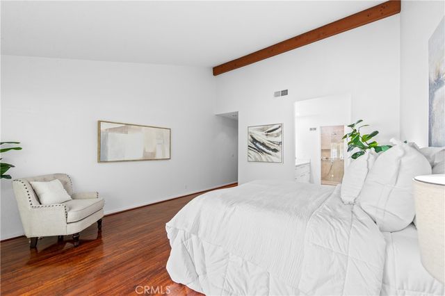 1986 W Bayshore, Anaheim, CA 92801