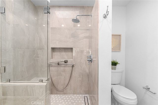1986 W Bayshore, Anaheim, CA 92801