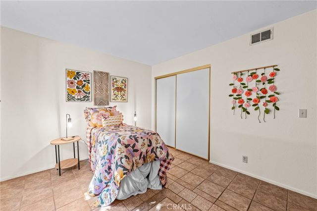 1986 W Bayshore, Anaheim, CA 92801