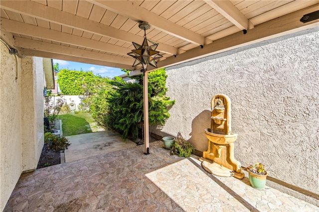 1986 W Bayshore, Anaheim, CA 92801