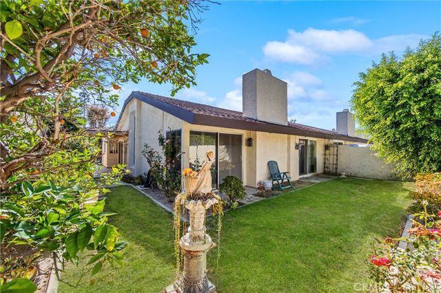 1986 W Bayshore, Anaheim, CA 92801