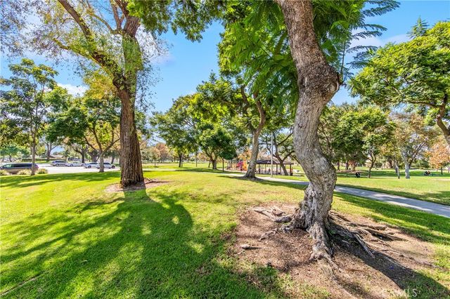 1986 W Bayshore, Anaheim, CA 92801