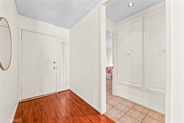 1986 W Bayshore, Anaheim, CA 92801