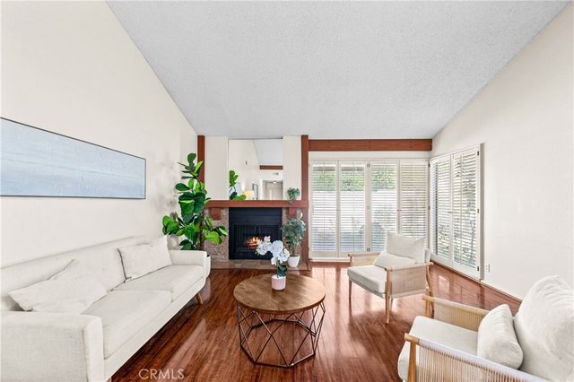 1986 W Bayshore, Anaheim, CA 92801