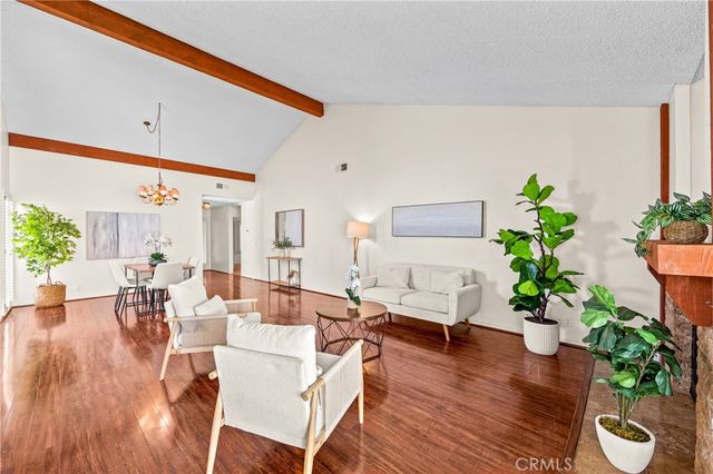 1986 W Bayshore, Anaheim, CA 92801