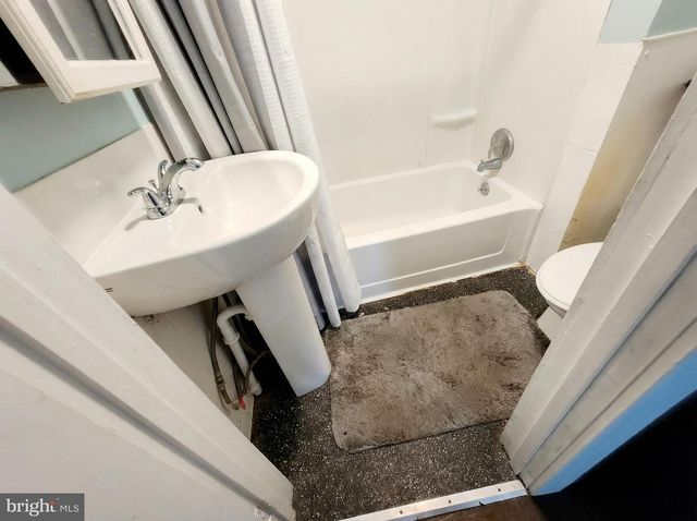 1152 E PHILADELPHIA ST, York, PA 17403