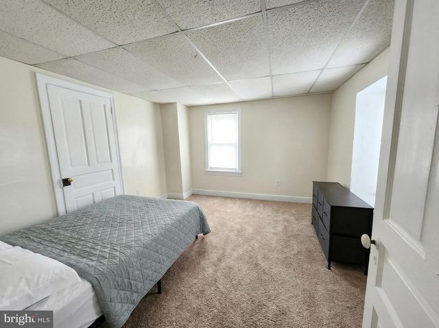 1152 E PHILADELPHIA ST, York, PA 17403