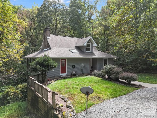 142 Winterview Trail, Hendersonville, NC 28739