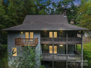 142 Winterview Trail, Hendersonville, NC 28739