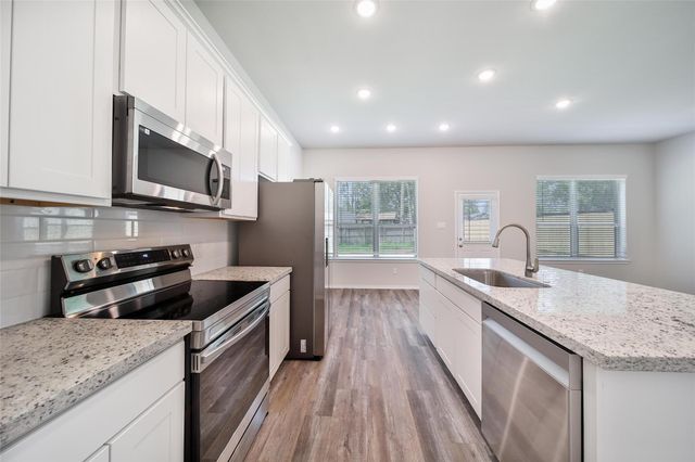 1452 Glenoaks Drive, Conroe, TX 77385