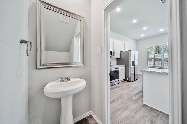 1452 Glenoaks Drive, Conroe, TX 77385