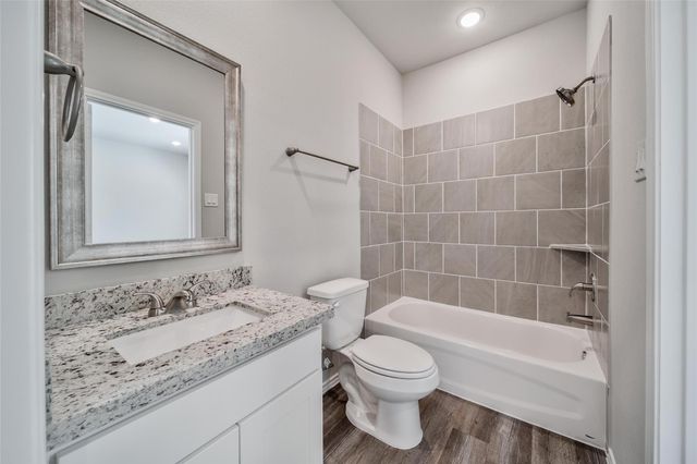 1452 Glenoaks Drive, Conroe, TX 77385