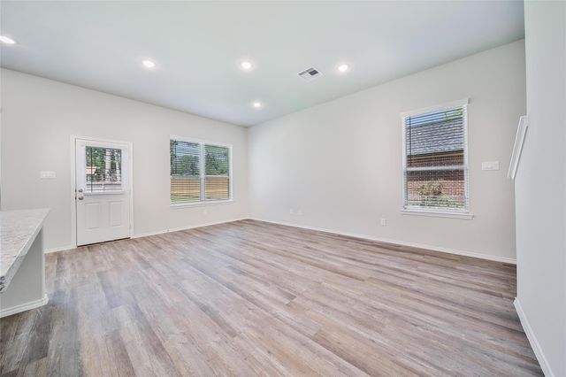 1452 Glenoaks Drive, Conroe, TX 77385