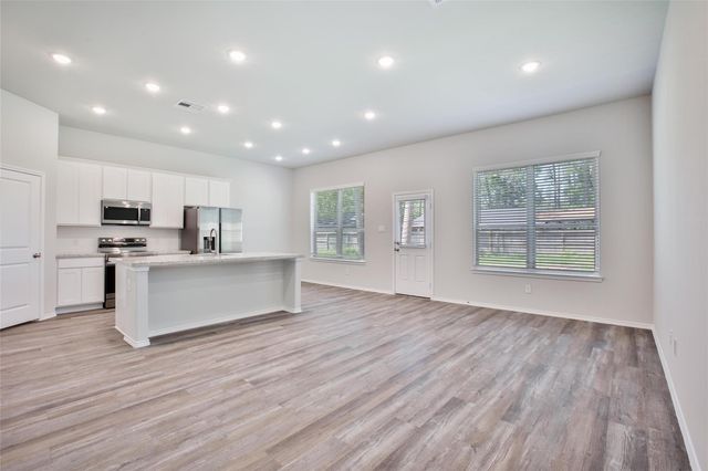 1452 Glenoaks Drive, Conroe, TX 77385