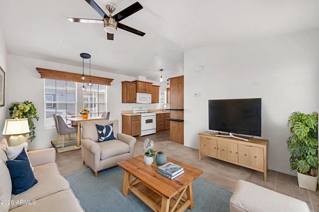 17851 N 16th Place, Phoenix, AZ 85022