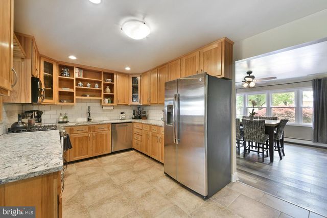 2 JOLLYBROOK RD, Levittown, PA 19056