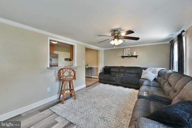 2 JOLLYBROOK RD, Levittown, PA 19056