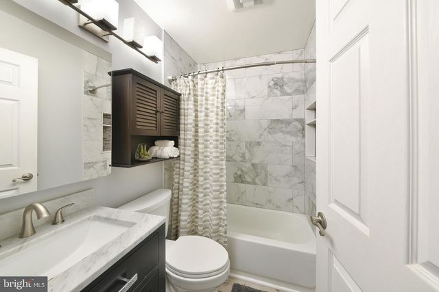 2 JOLLYBROOK RD, Levittown, PA 19056