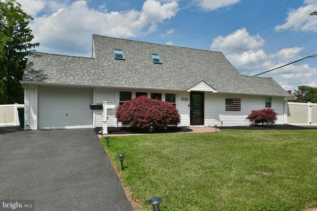 2 JOLLYBROOK RD, Levittown, PA 19056