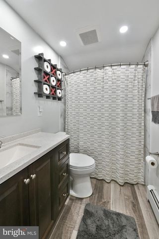 2 JOLLYBROOK RD, Levittown, PA 19056