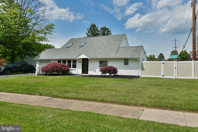 2 JOLLYBROOK RD, Levittown, PA 19056